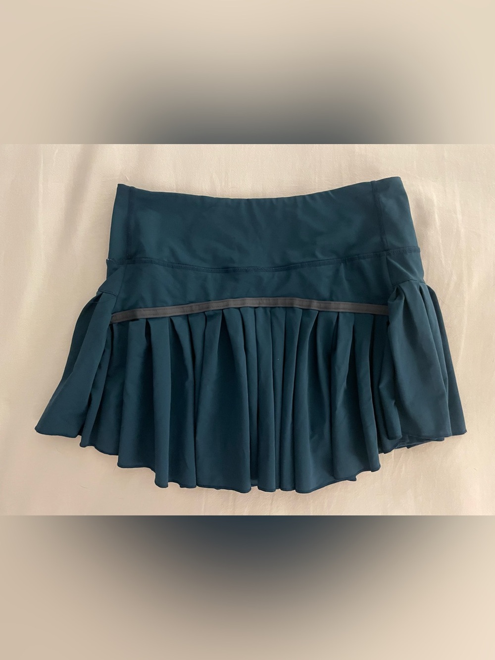 Goldhinge pleated tennis skirt